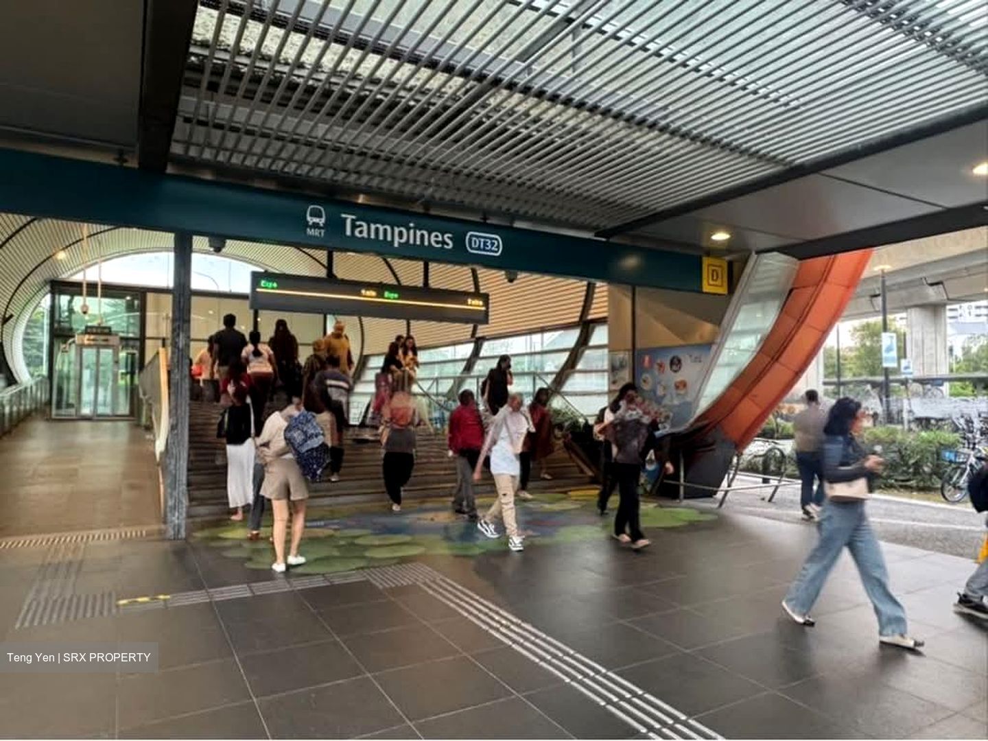 Tampines Central 1 (D18), Retail #584126641